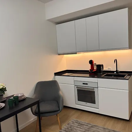 Apartment Rocca Tower Bedroom With Private Shower & Kitchen *