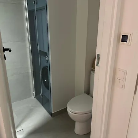 Homestay Rocca Tower Bedroom With Shower And Kitchen * 塔林