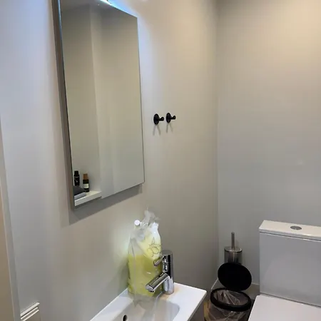 Rocca Tower Bedroom With Private Shower & Kitchen Appartement