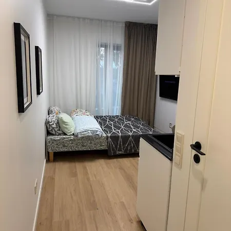 Homestay Rocca Tower Bedroom With Shower And Kitchen
